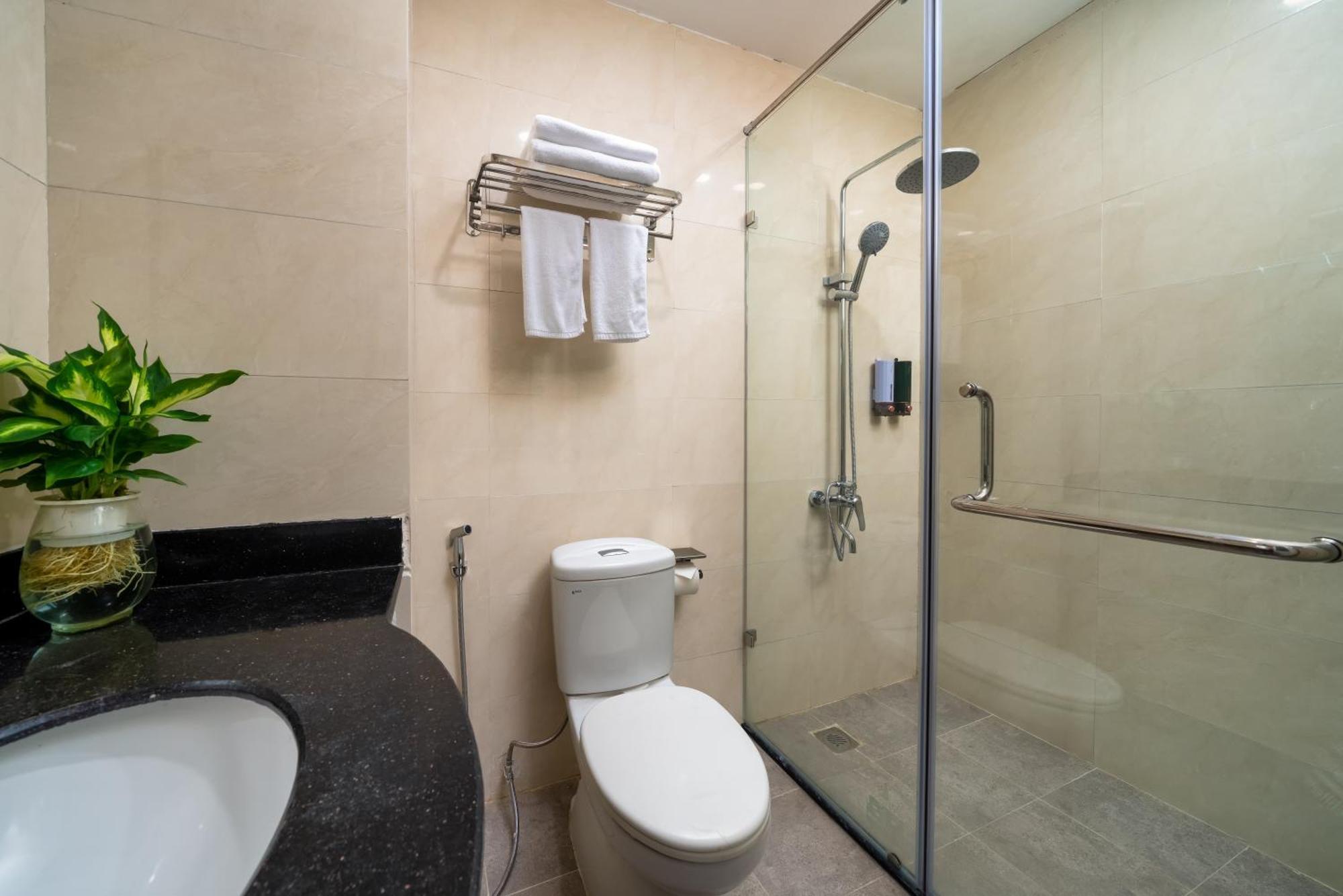 Astoria Hanoi Hotel & Travel Esterno foto