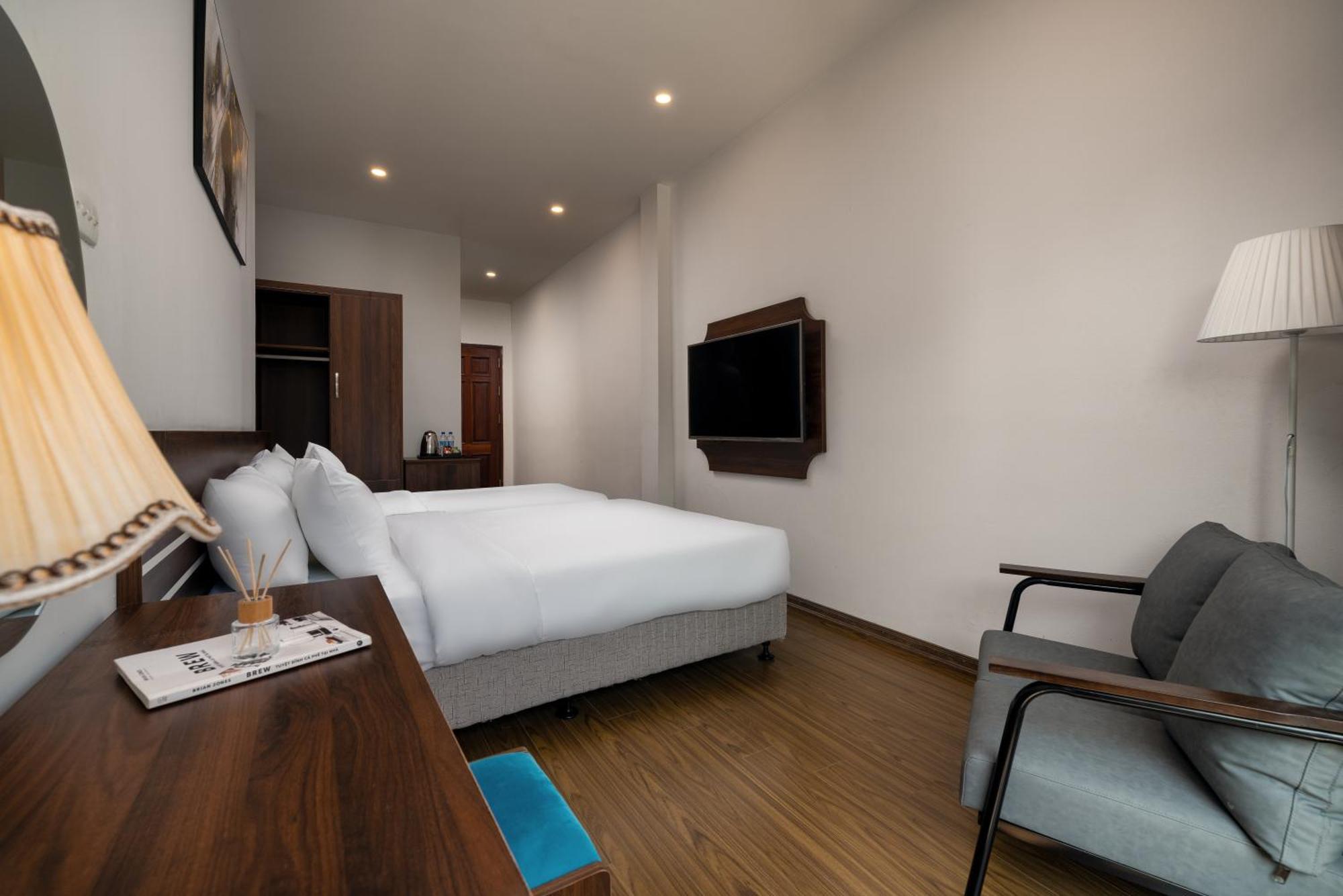 Astoria Hanoi Hotel & Travel Esterno foto